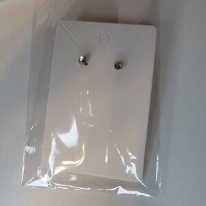 💥Free with Purchase Clear Stone Stud Silvertone Pierced Stud Earrings